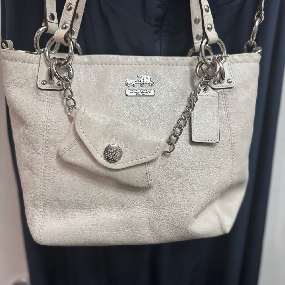 Coach Cream Leather Shoulder Bag and crossbody